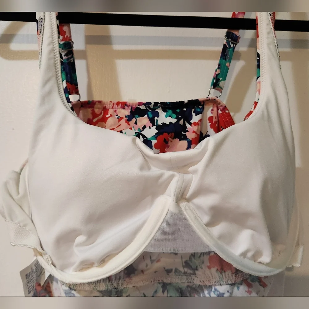 Women's Lands' End Floral Tankini Top, Size 12(Medium) - Picture 9 of 11